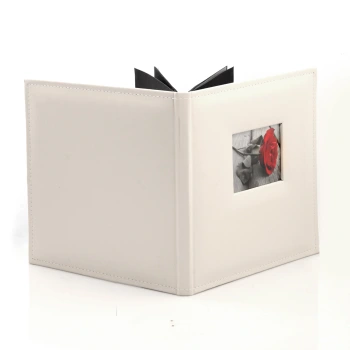 Album wklejany White mały z okienkiem (tradycyjny 20 czarnych stron)